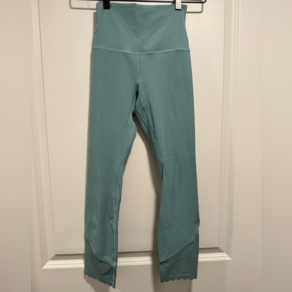 Lululemon Align Scalloped Hem HR 23” Leggings - Picture 2 of 12